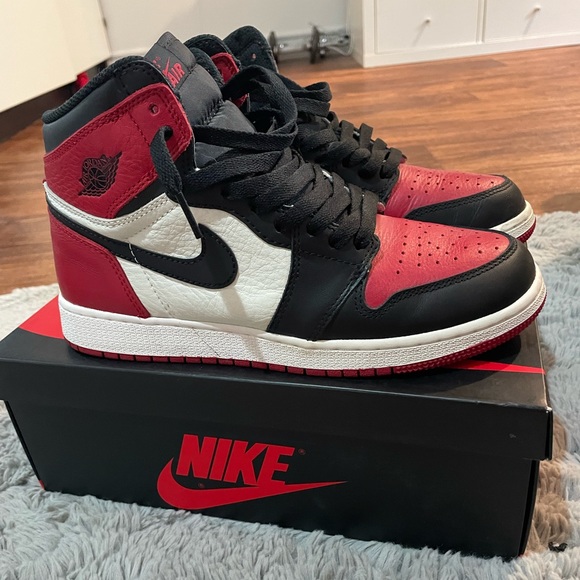 Jordan 1 bred toe size 6.5 - Picture 2 of 6